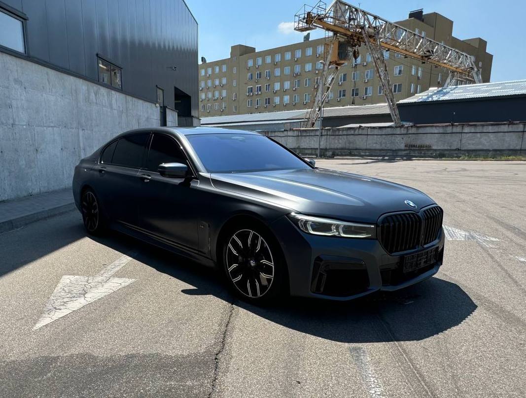   BMW M760 LI   -  1