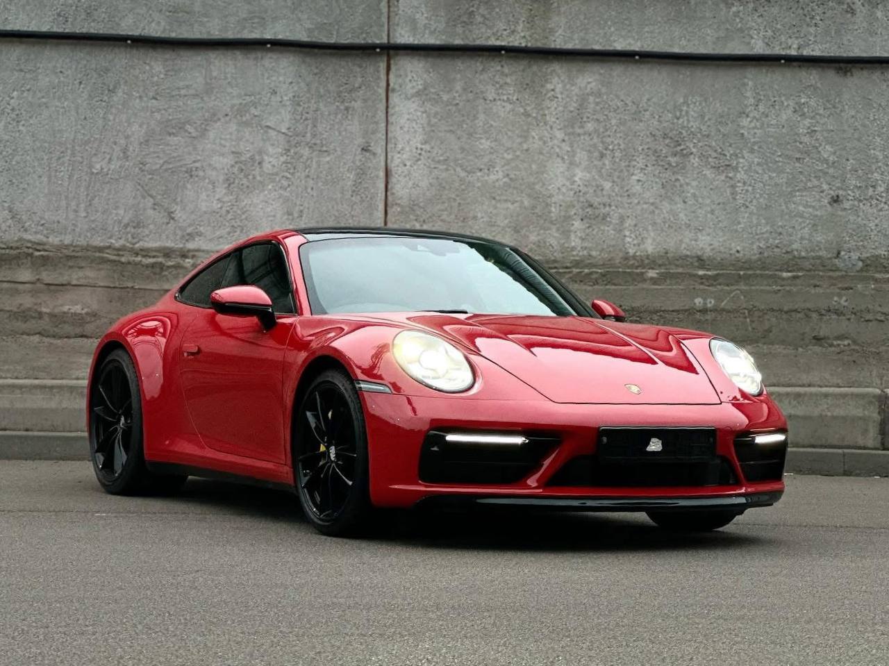   Porsche 911 GTS   - 