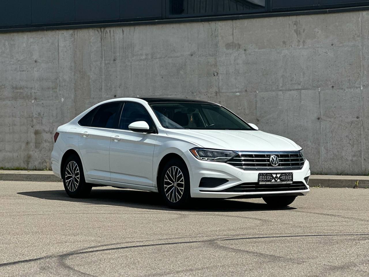   Volkswagen Jetta   - 