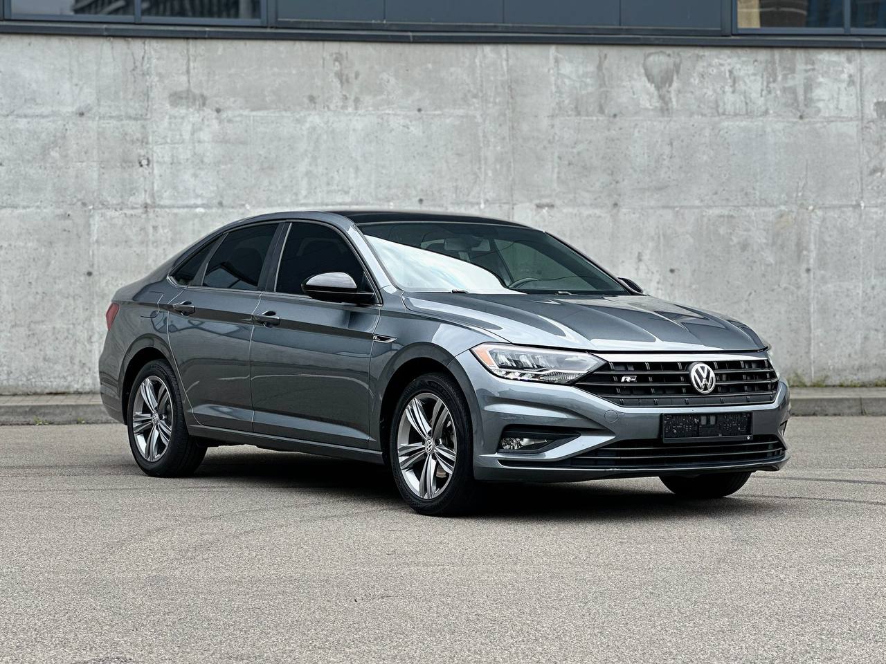   Volkswagen Jetta R-Line   - 