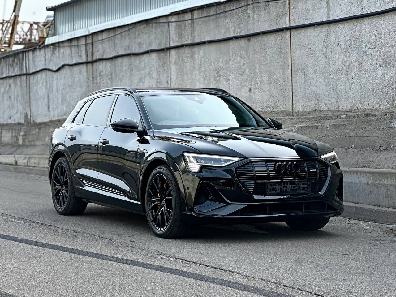   AUDI E-TRON 55   - 