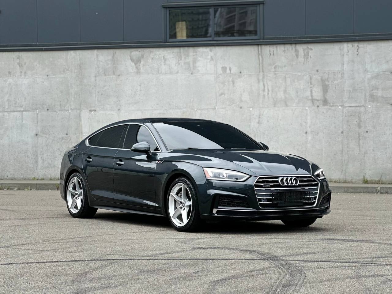 Оренда авто Audi A5 Quattro у Києві - Мегарент