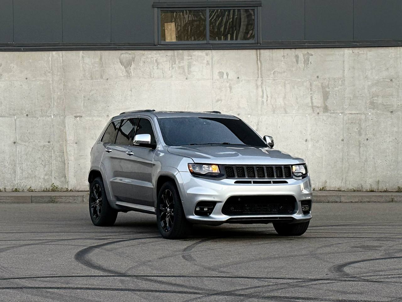   Jeep Grand Cherokee   - 