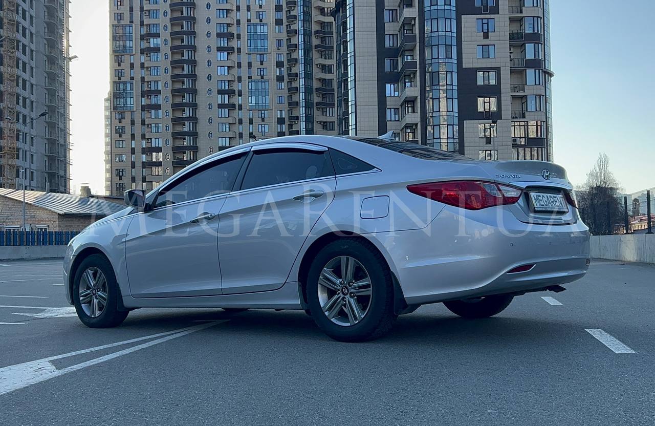 Car rental Hyundai Sonata (gas) in Kyiv - photo 3