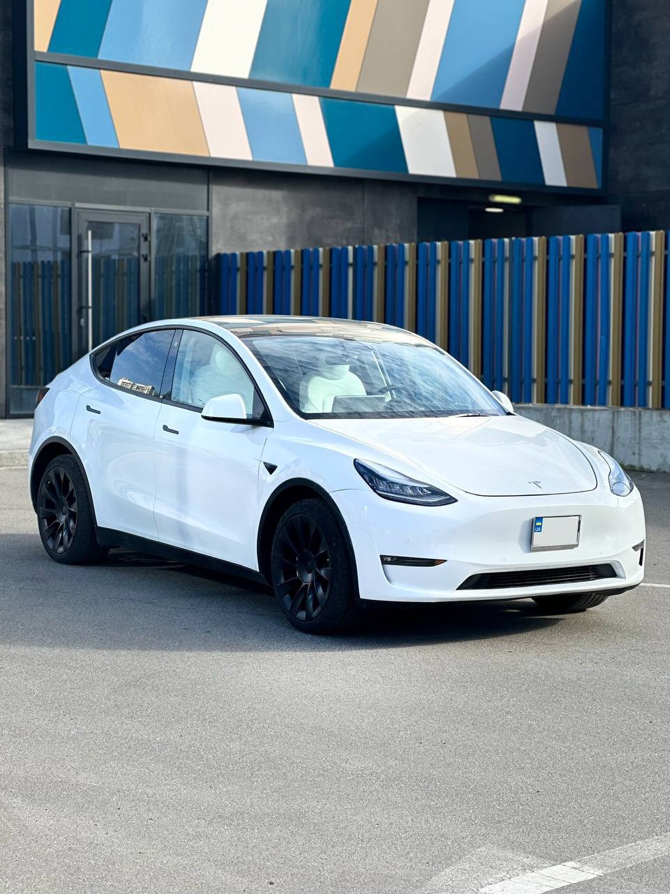 Car rental Tesla Model Y in Kyiv - photo 2