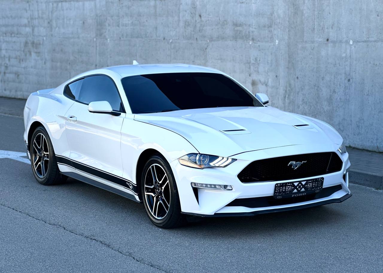   Ford Mustang   -  2