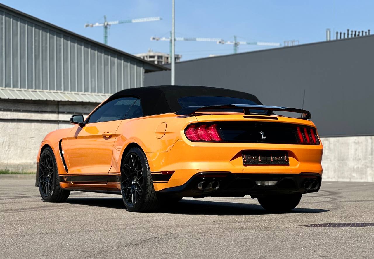  Ford Mustang GT   -  6