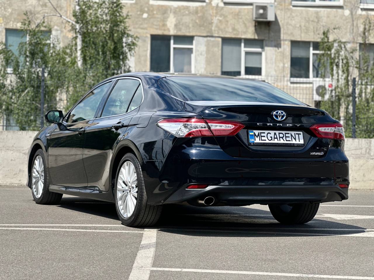   Toyota Camry 70 Hybrid   -  4