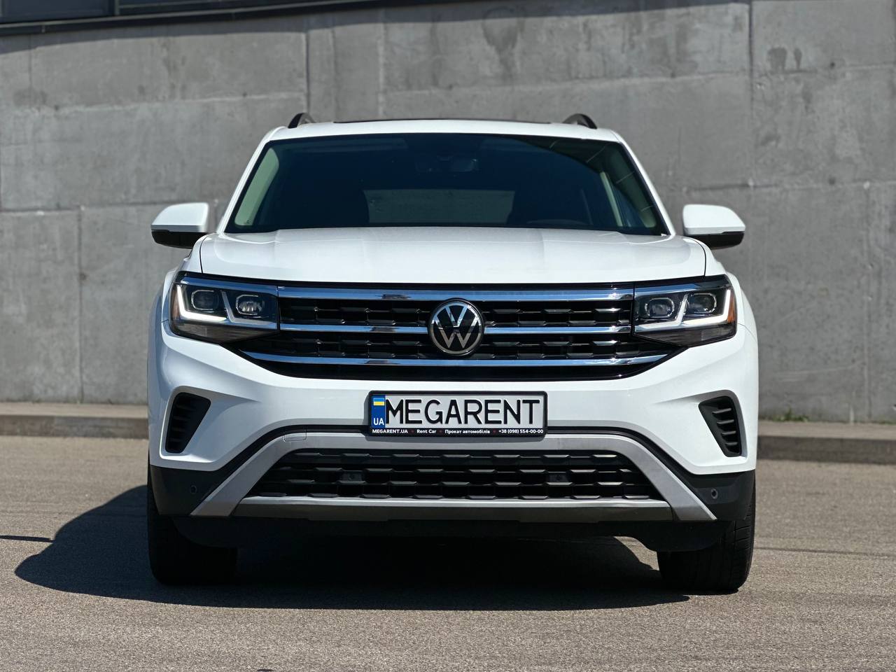   Volkswagen Atlas   -  2