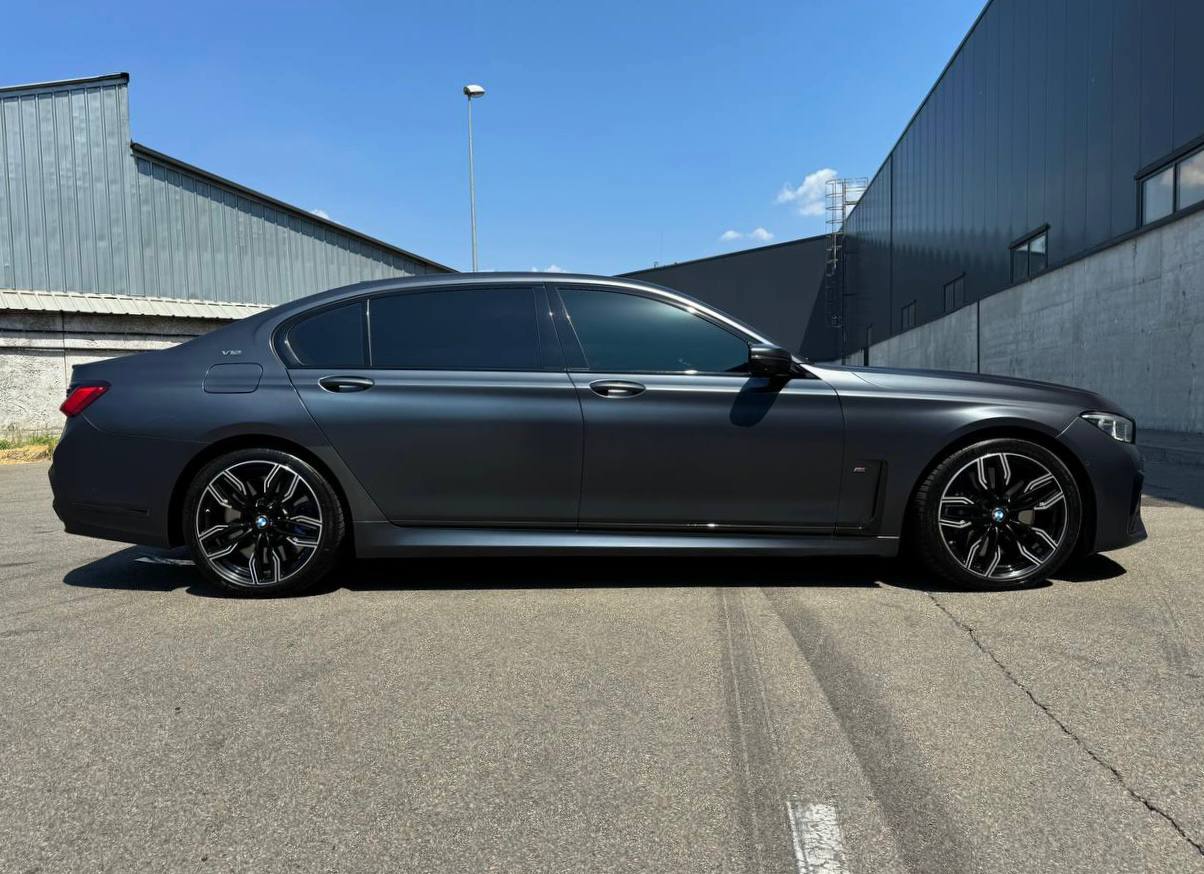   BMW M760 LI   -  3