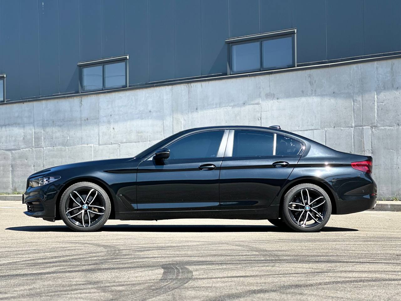   BMW 525d G30   -  3