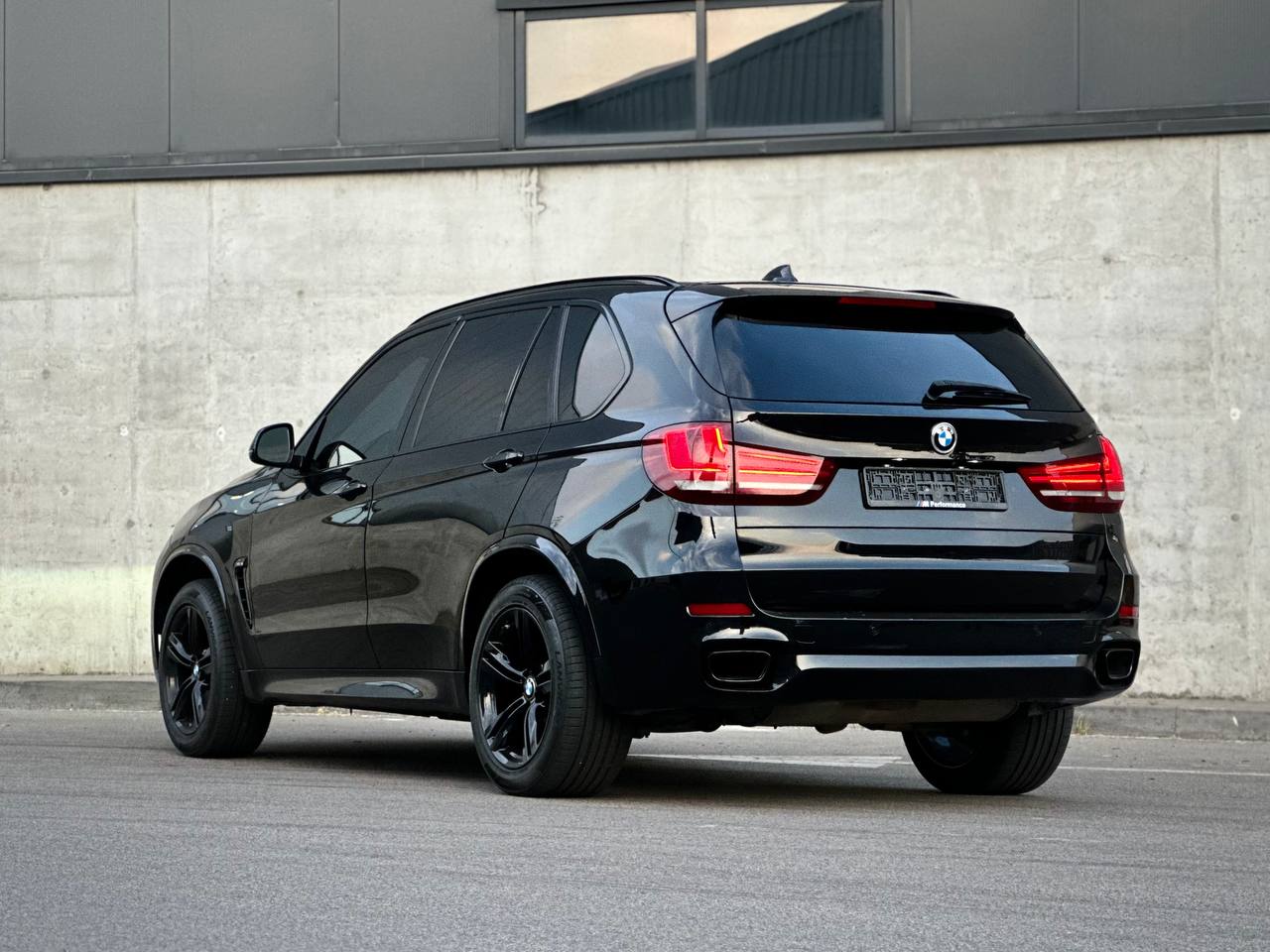   BMW X5   -  5