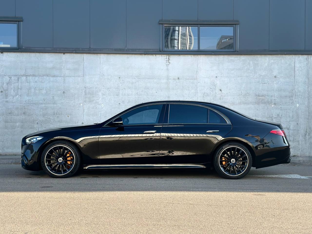   Mercedes-Benz S580 Long   -  4