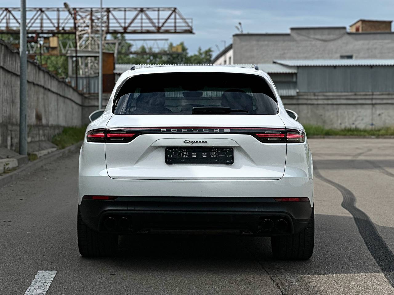   Porsche Cayenne   -  5