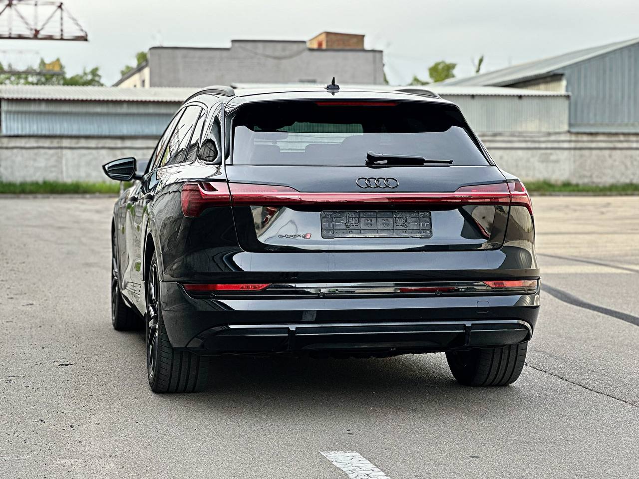   AUDI E-TRON 55 Quattro   -  5