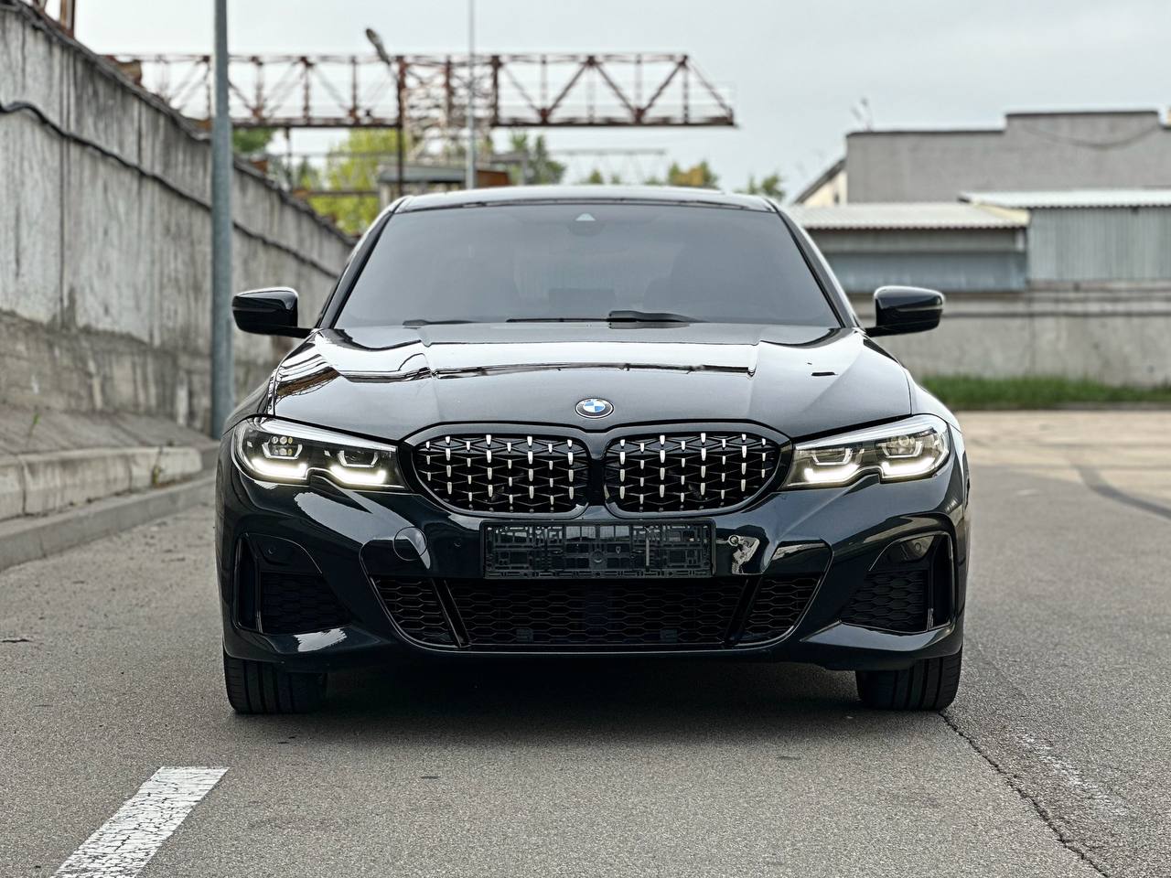   BMW 330i   -  2