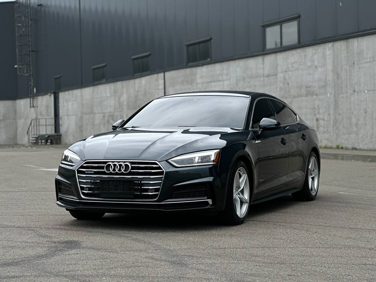   Audi A5 Quattro   -  3