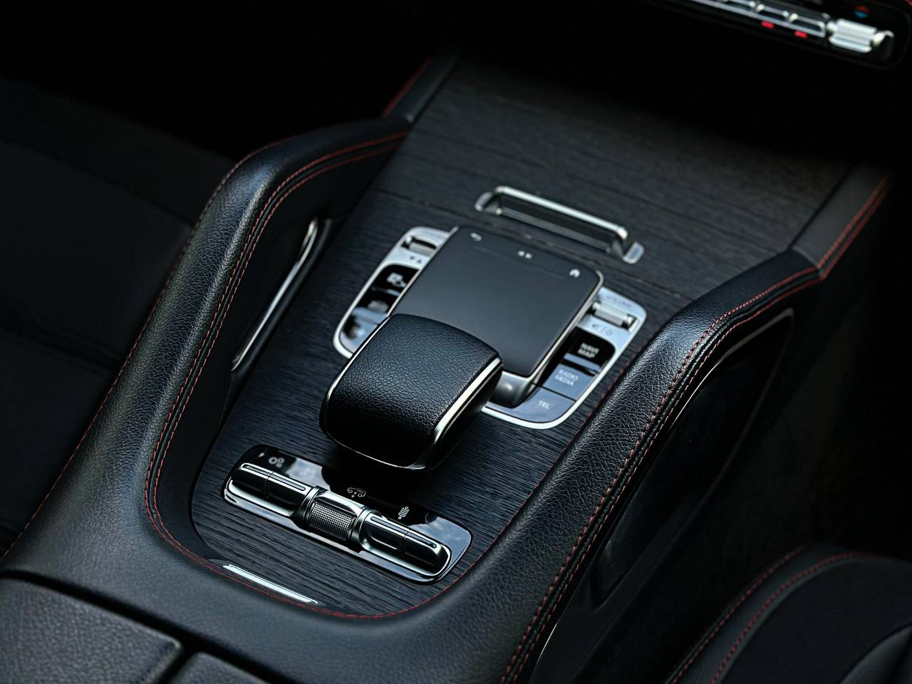   MERCEDES-BENZ GLE Coupe 53 AMG   -  8