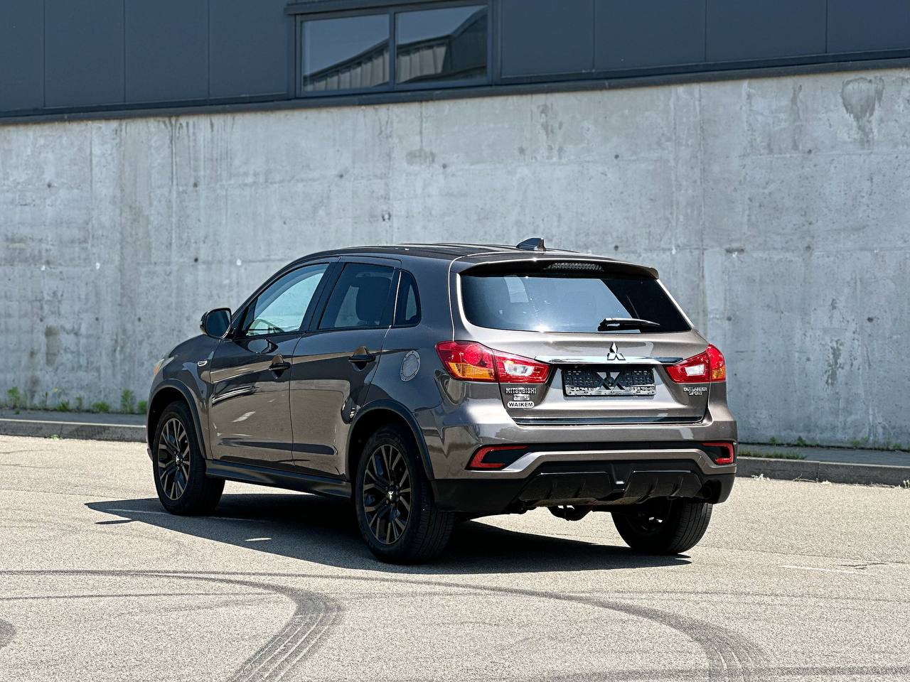   Mitsubishi ASX   -  4