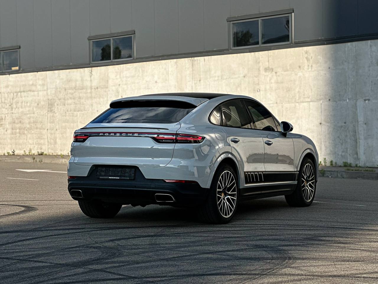   Porsche Cayenne   -  6