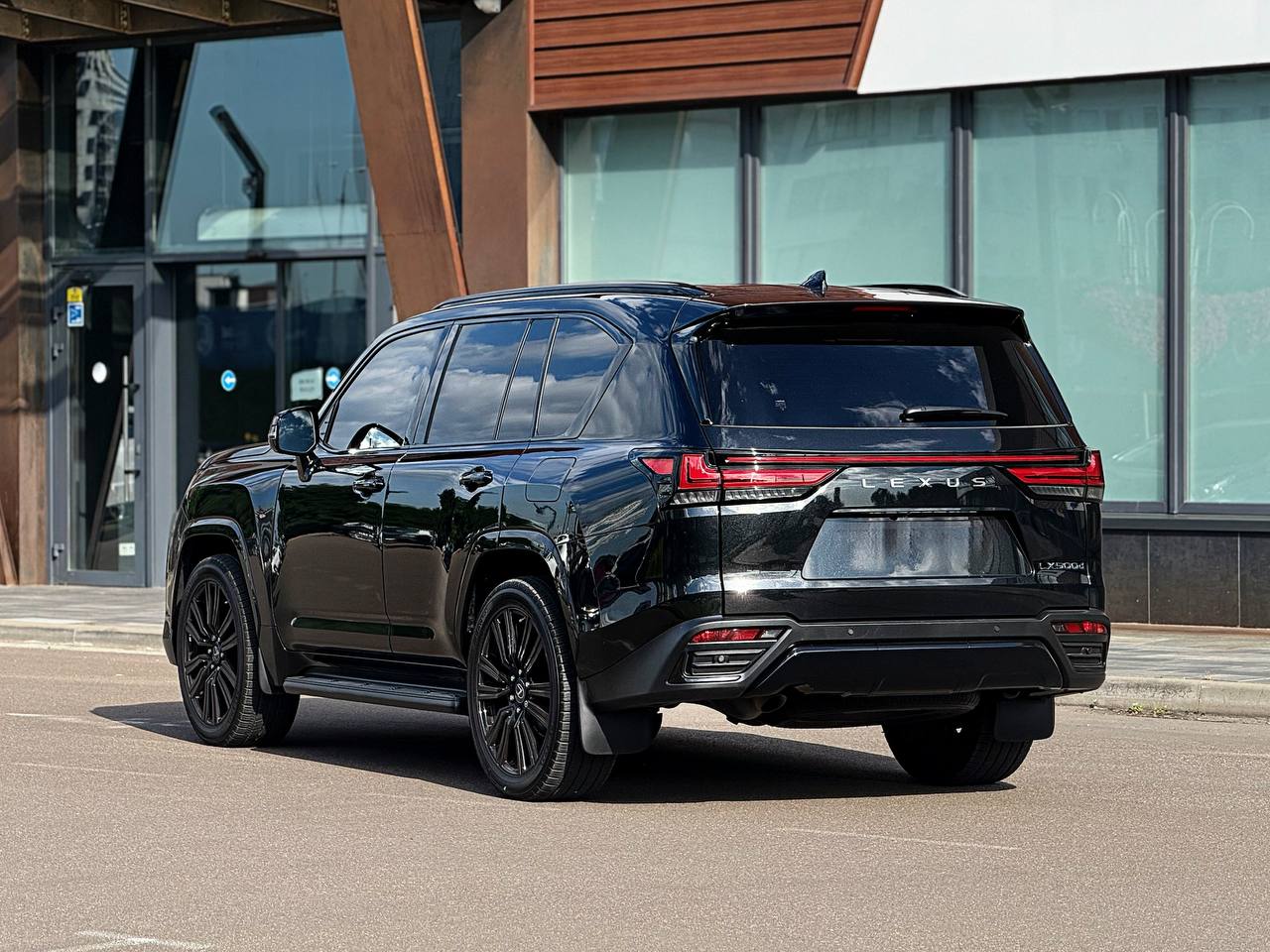   Lexus LX 500d   -  6