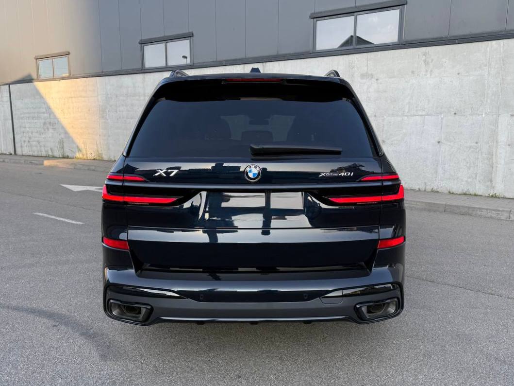   BMW X7 2025   -  4