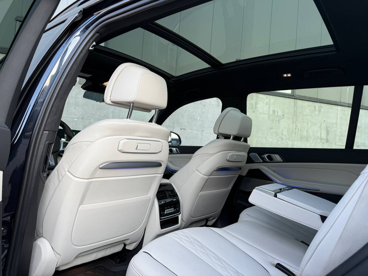   BMW X7 2025   -  6