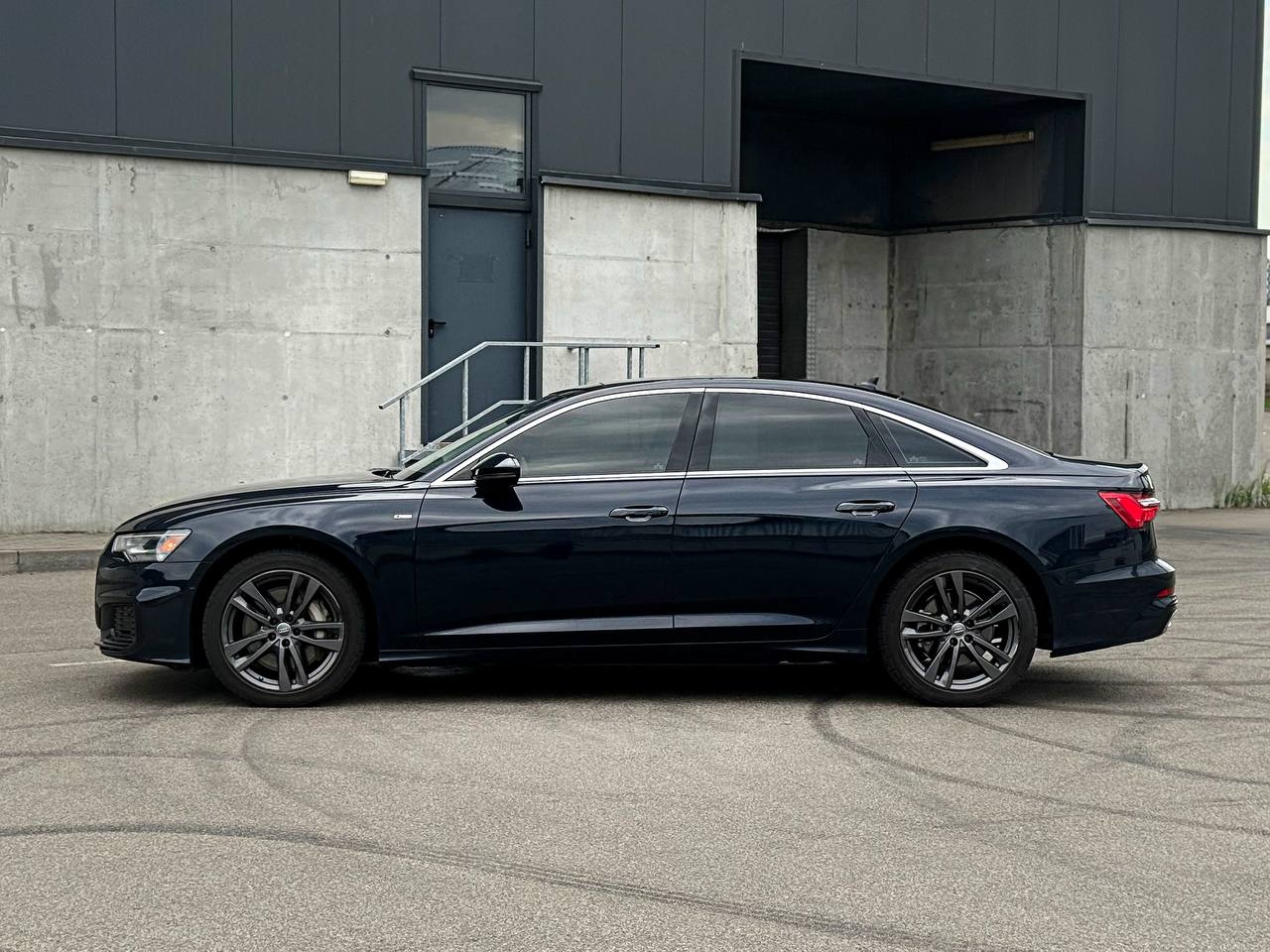   Audi A6 Quattro   -  4