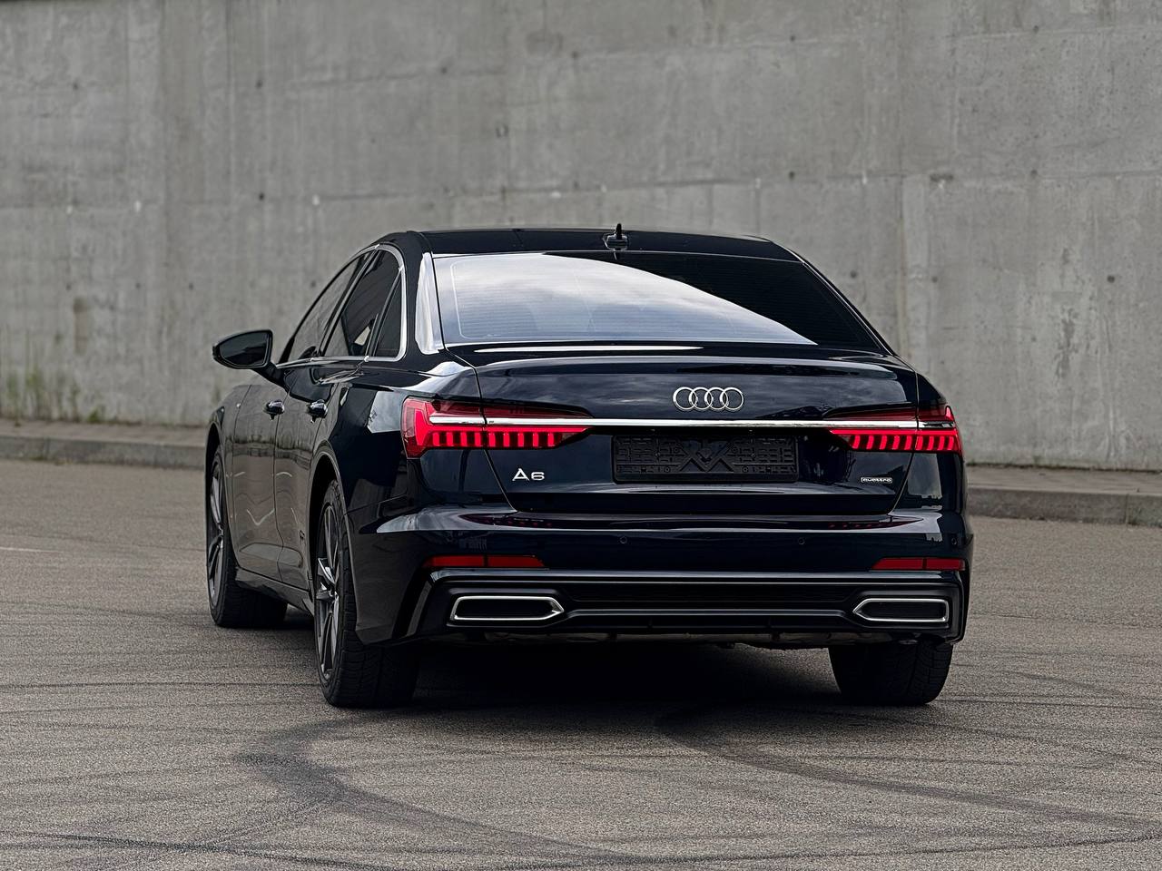   Audi A6 Quattro   -  5