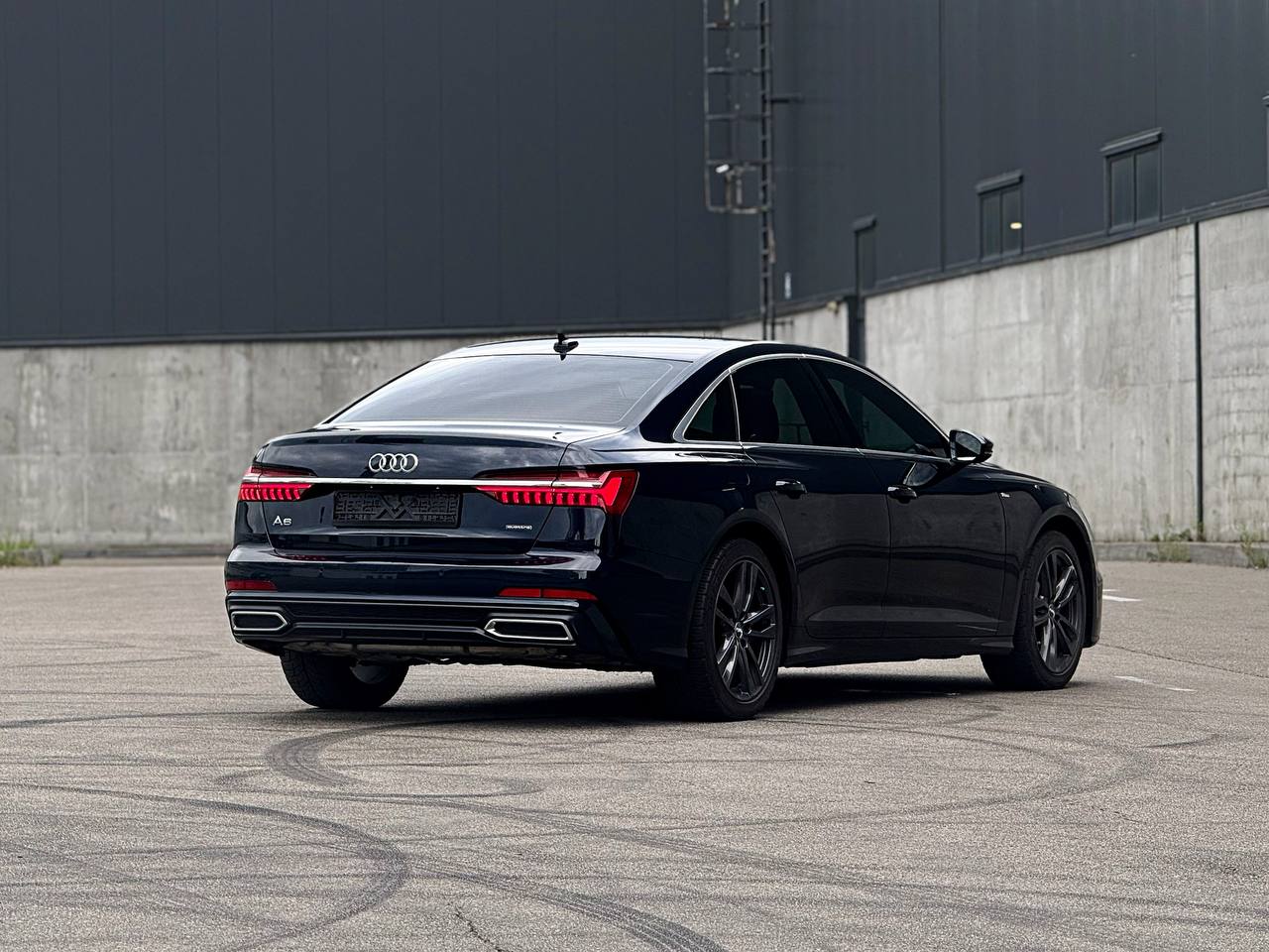   Audi A6 Quattro   -  6