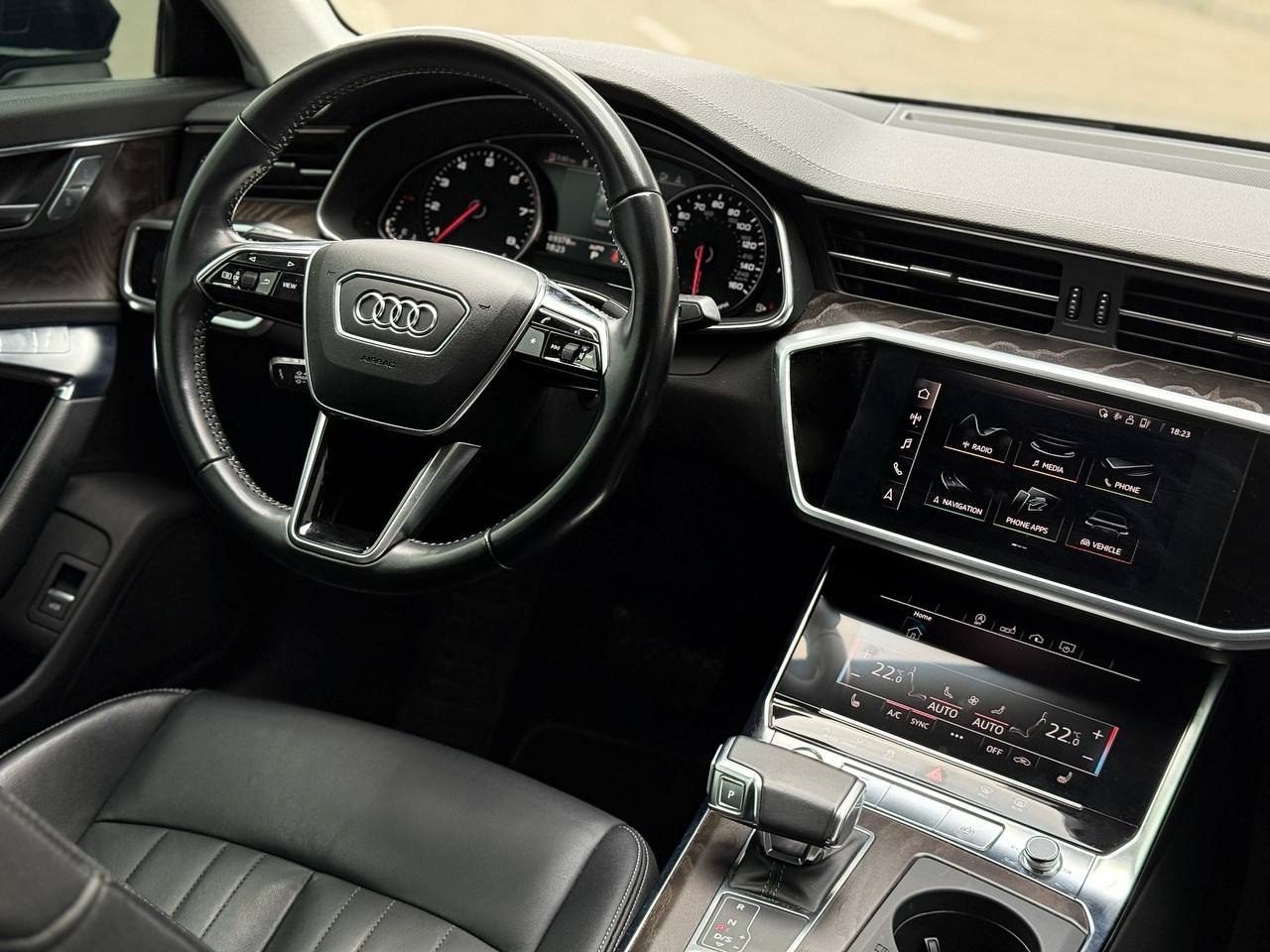   Audi A6 Quattro   -  7