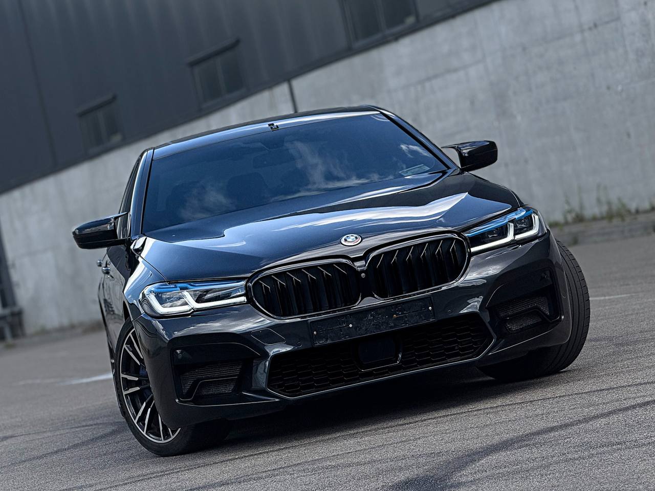   BMW G30 530E   -  2