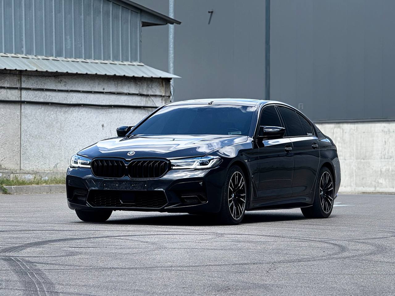  BMW G30 530E   -  3