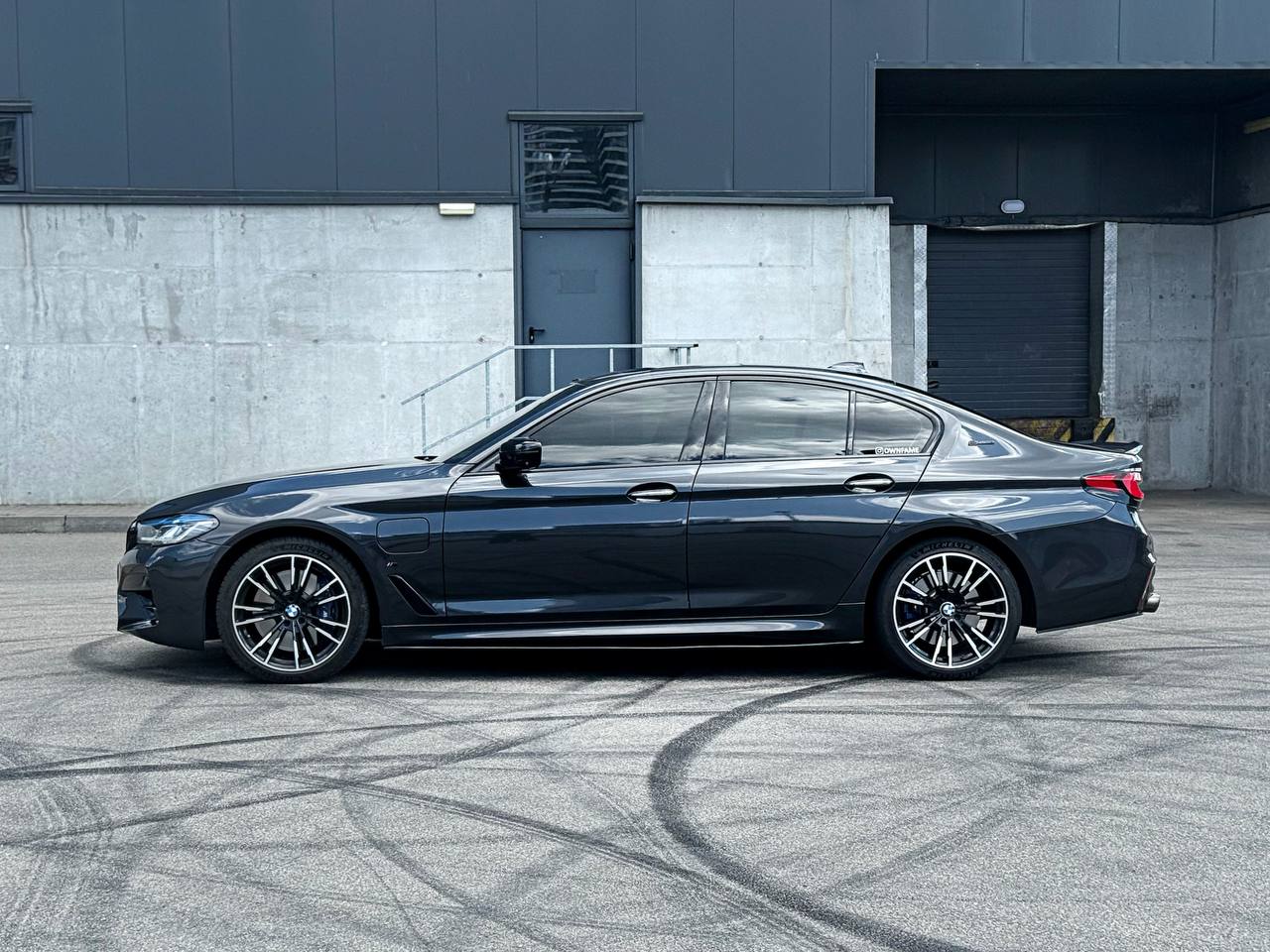   BMW G30 530E   -  4