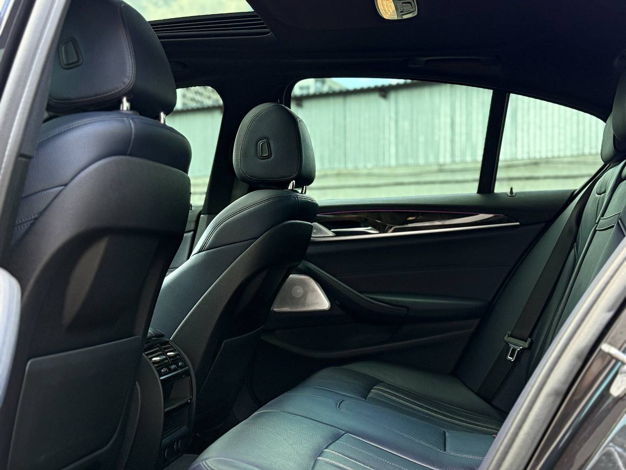   BMW G30 530E   -  9