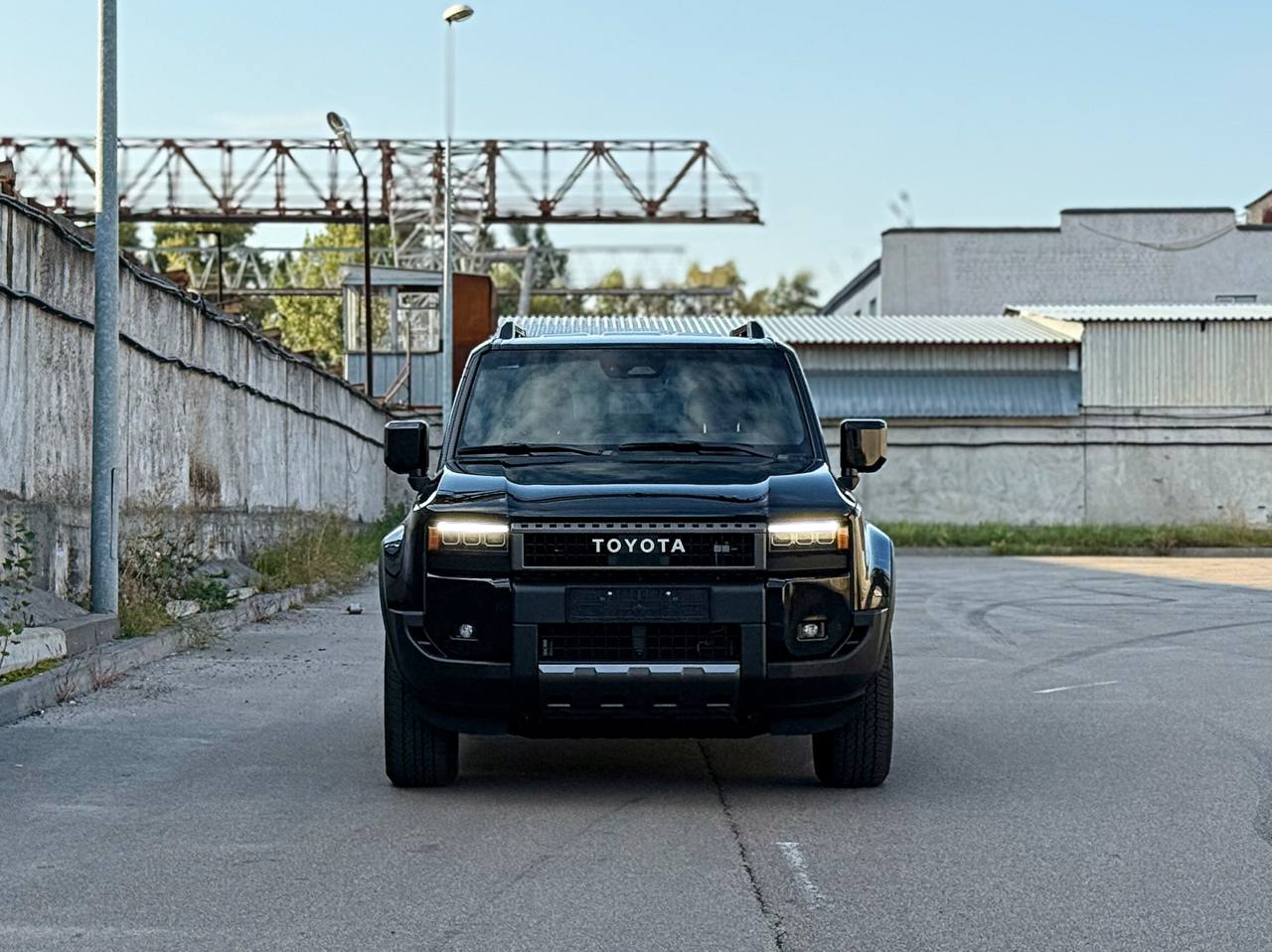   Toyota Land Cruiser Prado 250   -  2