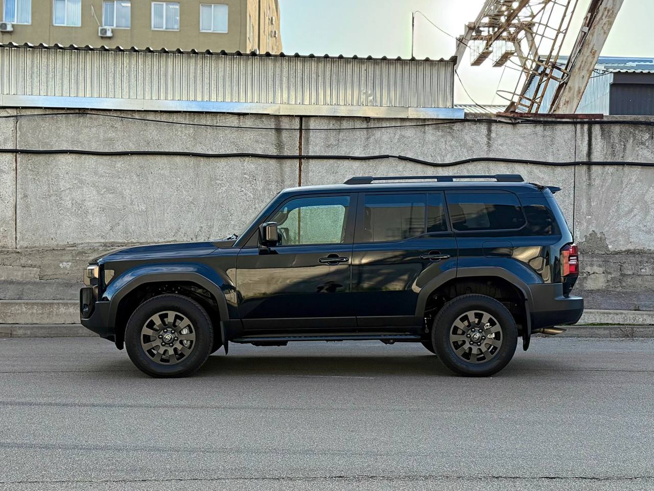   Toyota Land Cruiser Prado 250   -  4