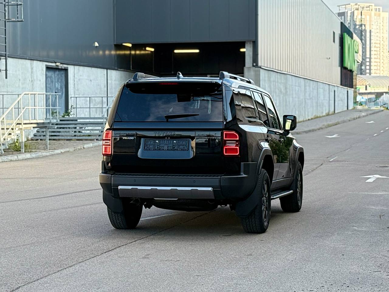   Toyota Land Cruiser Prado 250   -  6