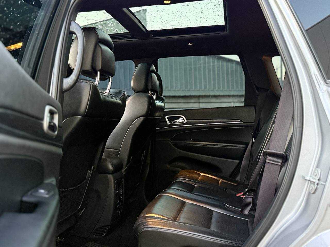   Jeep Grand Cherokee   -  9