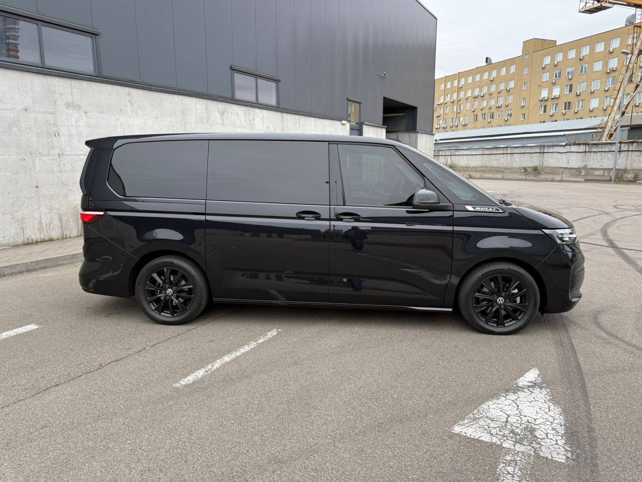   Volkswagen Multivan   -  4