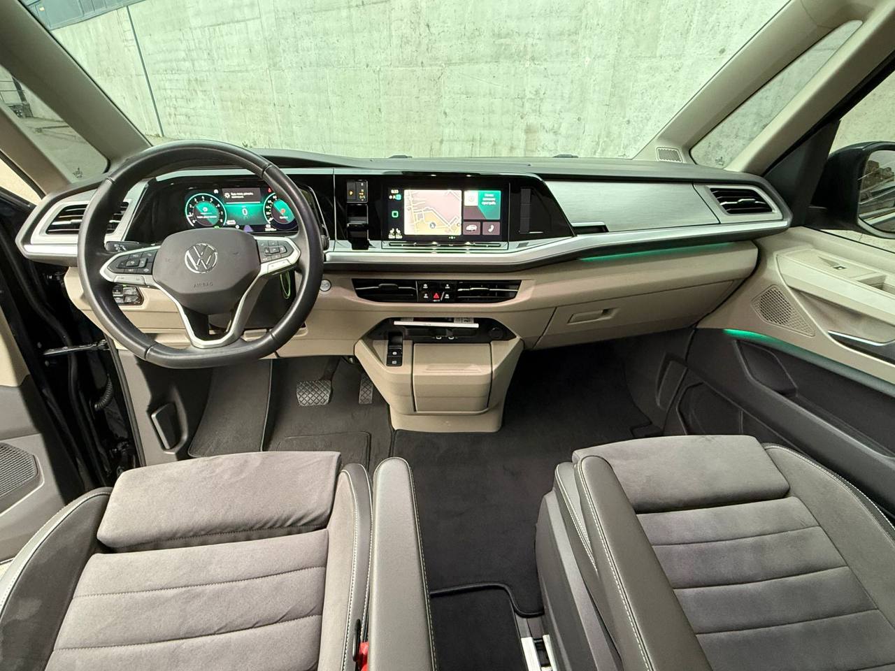   Volkswagen Multivan   -  6