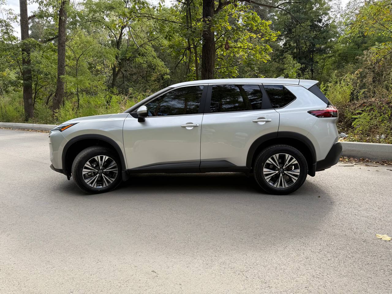   Nissan Rogue   -  4