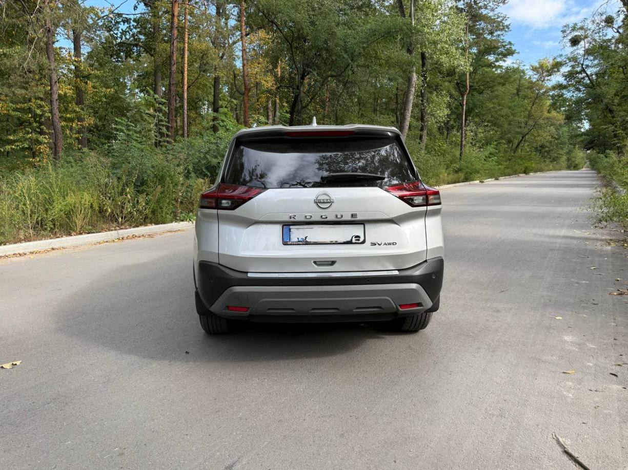  Nissan Rogue   -  6
