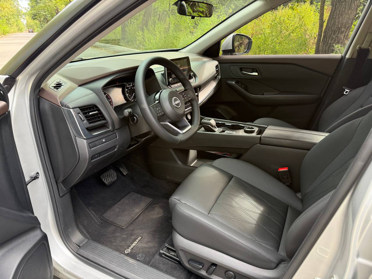   Nissan Rogue   -  8