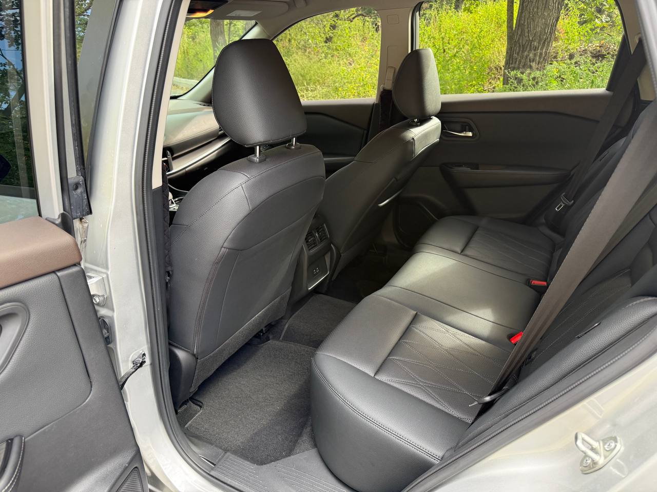   Nissan Rogue   -  9