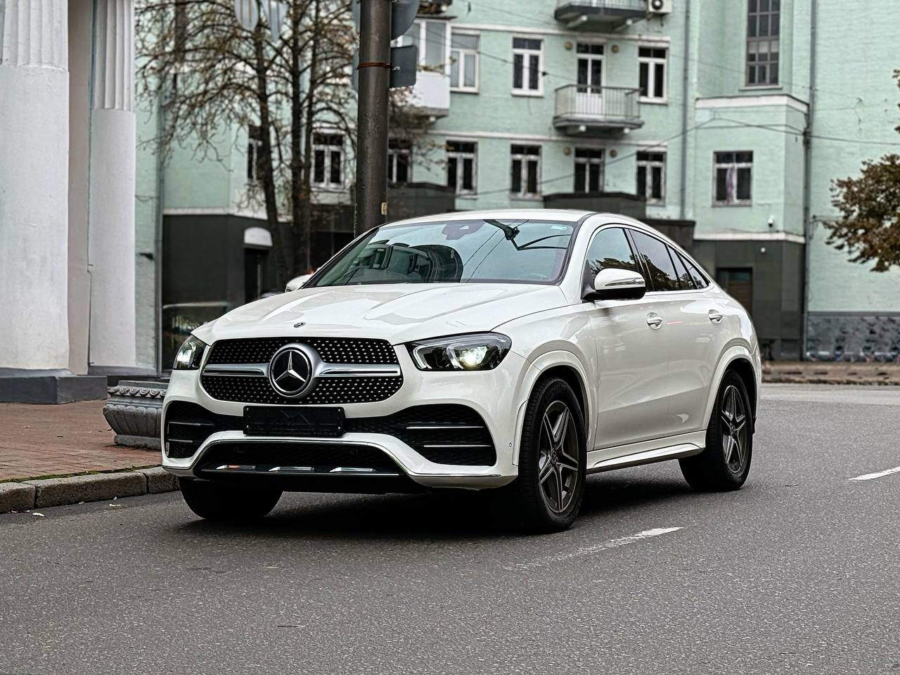   Mercedes-Benz GLE   -  3