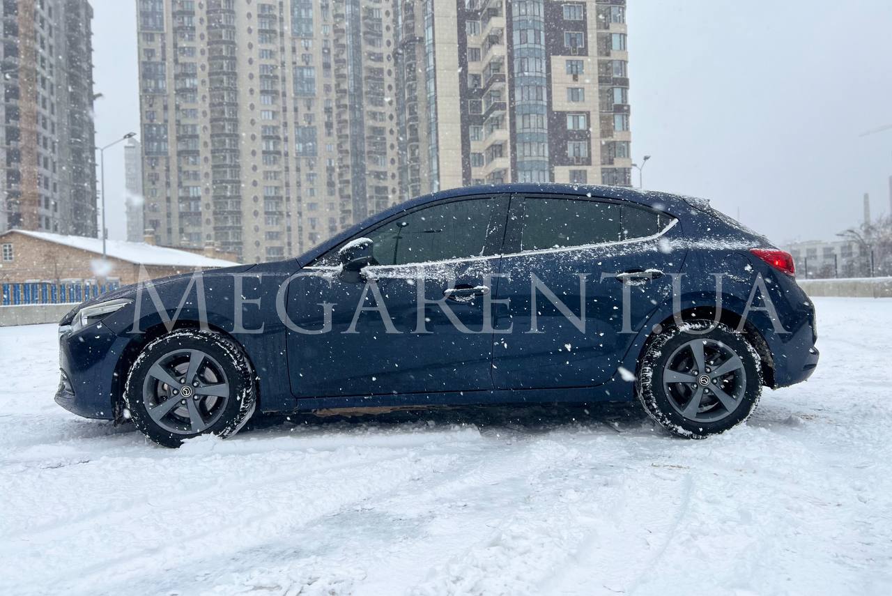 Прокат авто Mazda 3 у Києві - фото 2