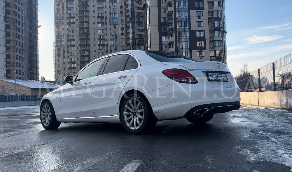 Прокат авто Mercedes-Benz C300 у Києві - фото 3