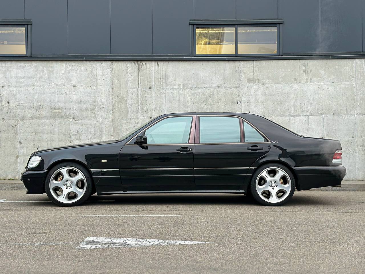   Mercedes-Benz Brabus 7.3 V12   -  4