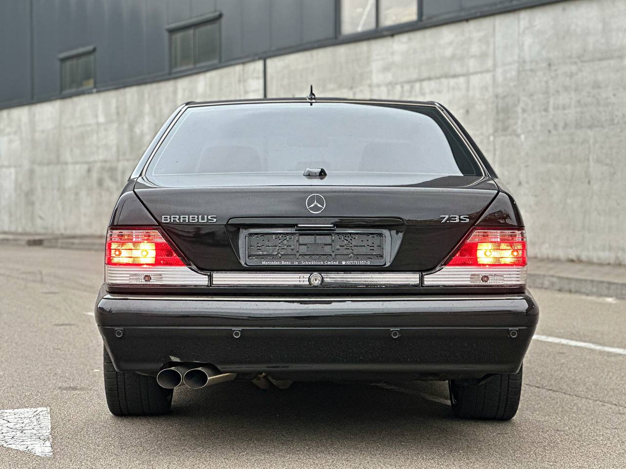   Mercedes-Benz Brabus 7.3 V12   -  6